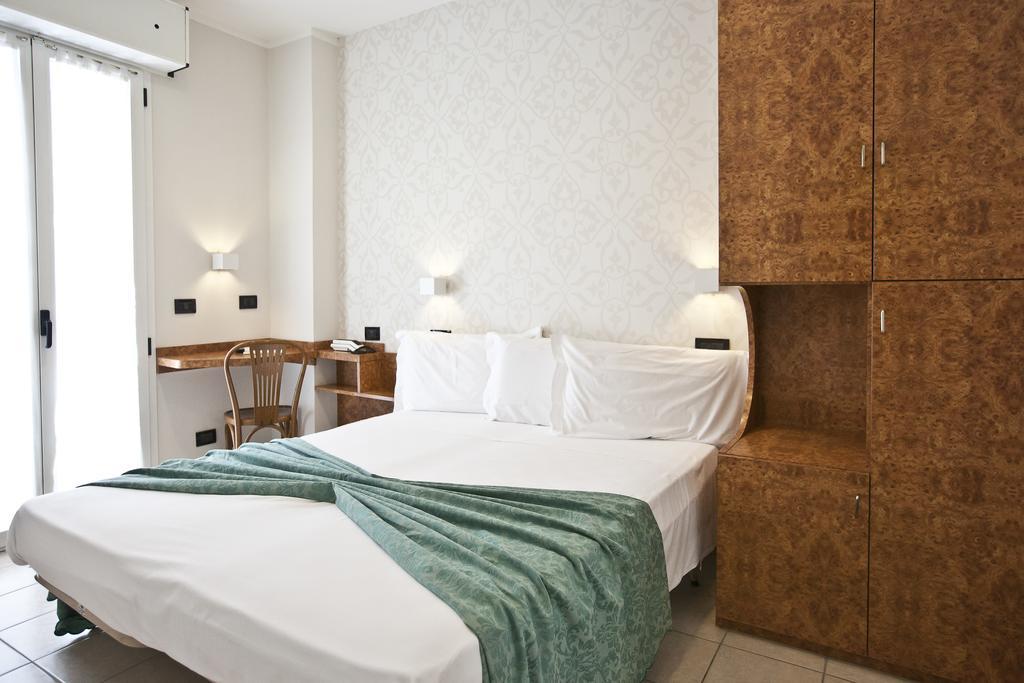 Hotel Aurora Rimini Ngoại thất bức ảnh