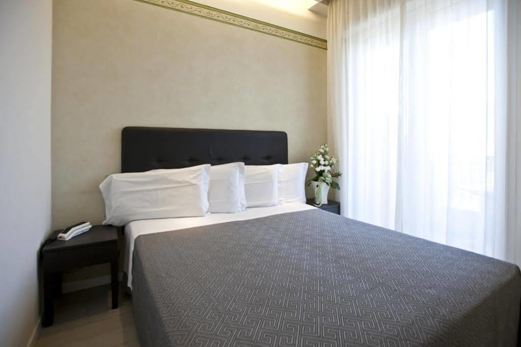 Hotel Aurora Rimini Ngoại thất bức ảnh